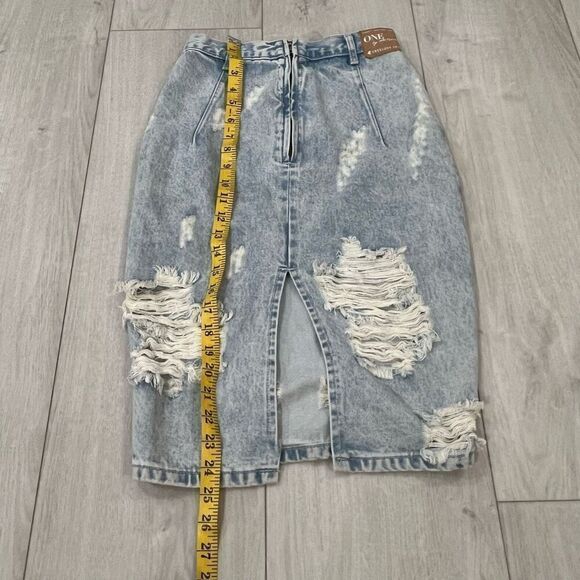 One by One Teaspoon Freelove Distressed Skirt Size 24 - Picture 3 of 6
